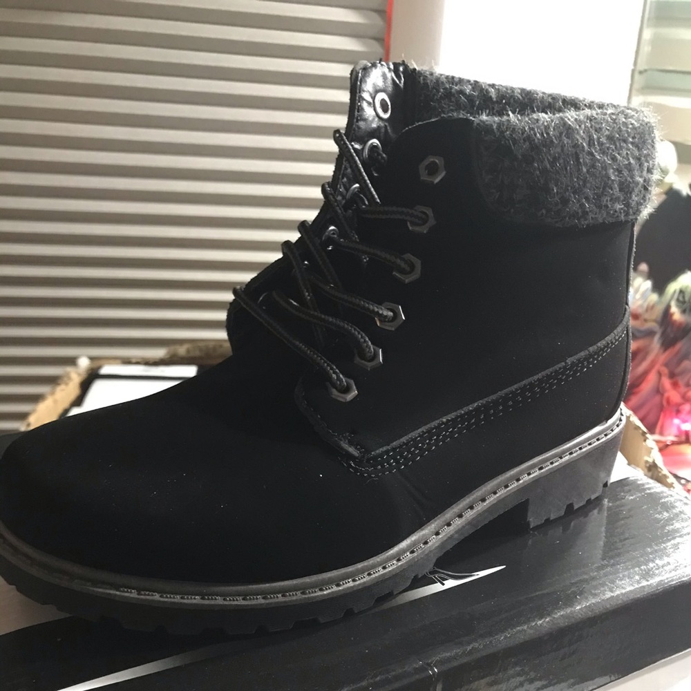 Brand new black women’s work boot